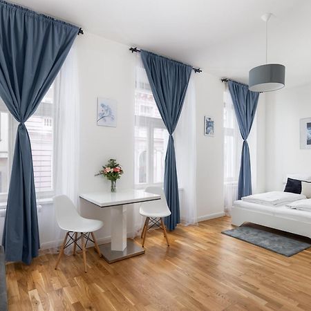 Stay2Gether Blue Vibe Studio - Metro Florenc Prag Exterior foto