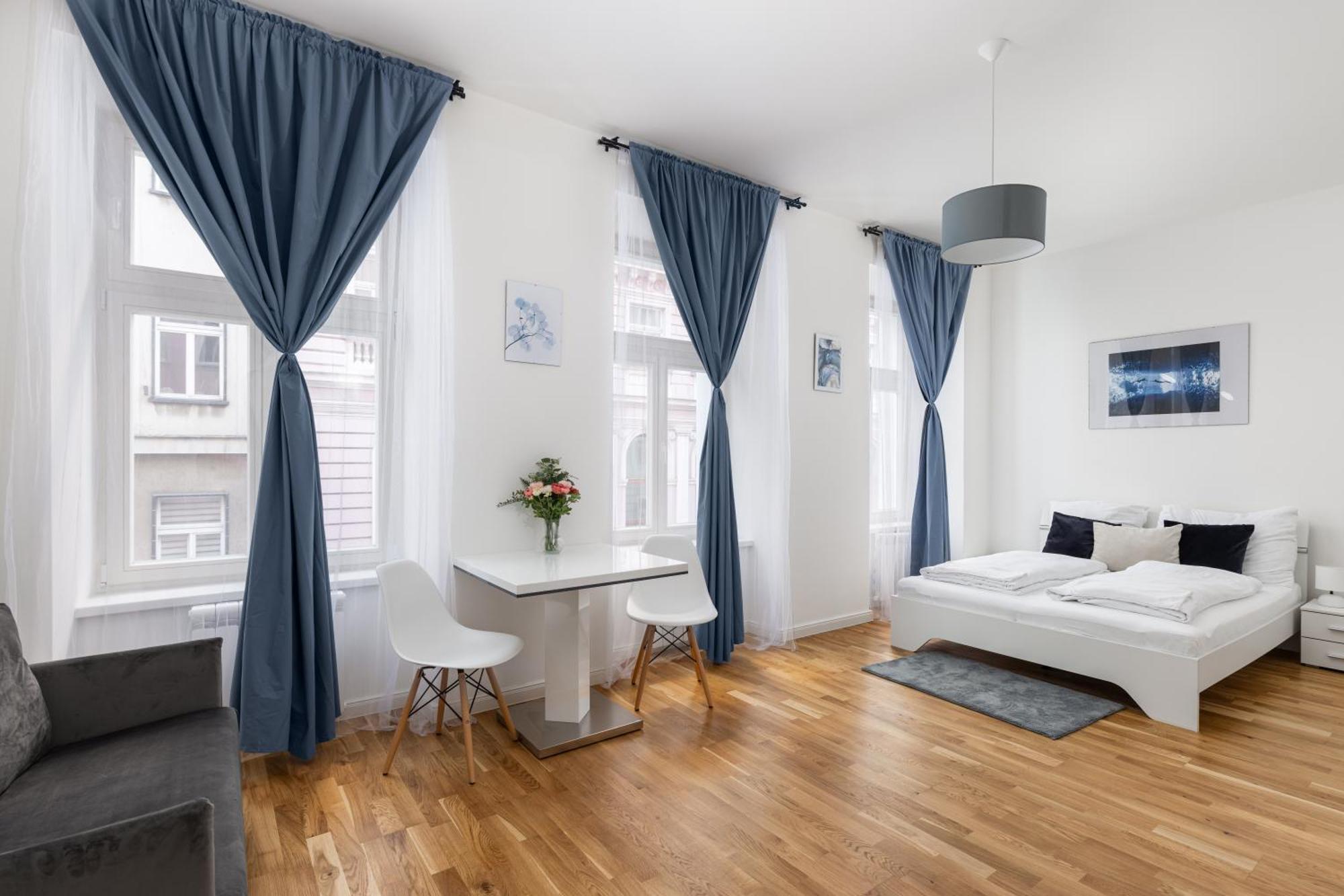 Stay2Gether Blue Vibe Studio - Metro Florenc Prag Exterior foto